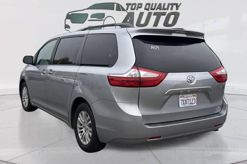 2017 Toyota Sienna XLE Premium