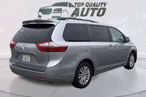 2017 Toyota Sienna XLE Premium