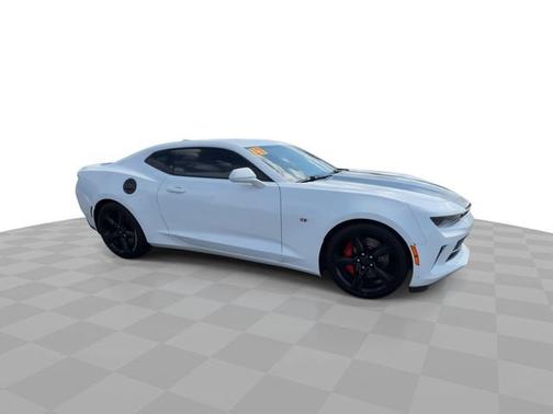 Summit White 2017 Chevrolet Camaro 2LT