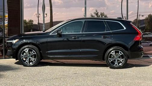 2022 Volvo XC60 B5 Momentum