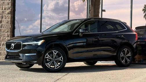 2022 Volvo XC60 B5 Momentum