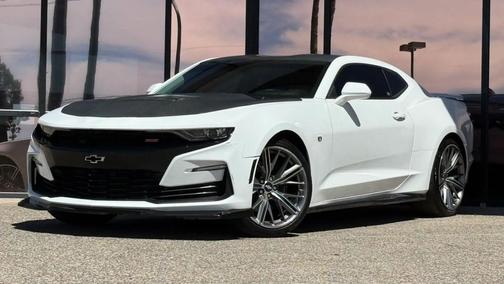Summit White 2019 Chevrolet Camaro 1SS