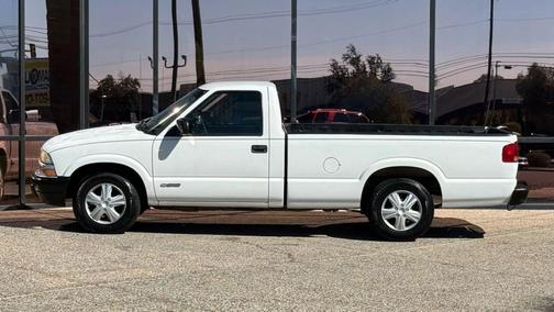 2002 Chevrolet S-10 Base