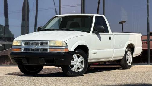 2002 Chevrolet S-10 Base