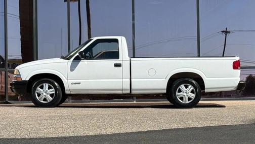 2002 Chevrolet S-10 Base