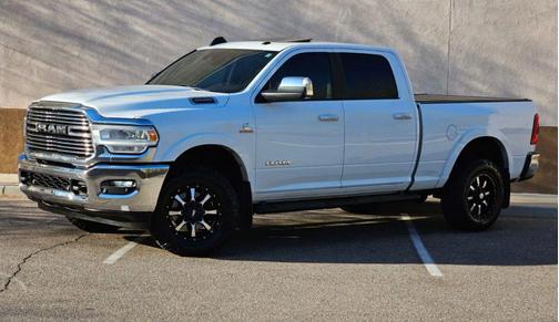 2019 RAM 3500 Laramie Crew Cab 4x4 6'4' Box