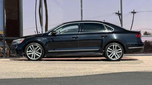 2017 Volkswagen Passat 1.8T R-Line w/Comfort