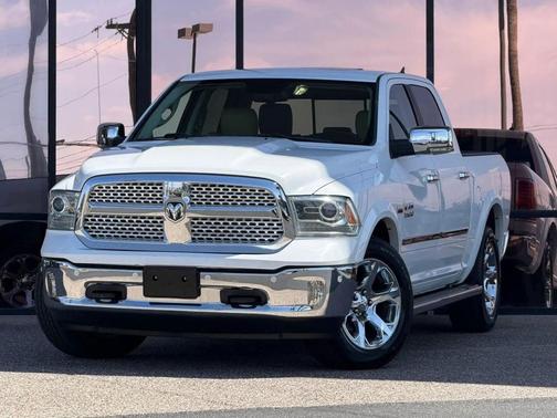 Bright White Clearcoat 2016 RAM 1500 Laramie