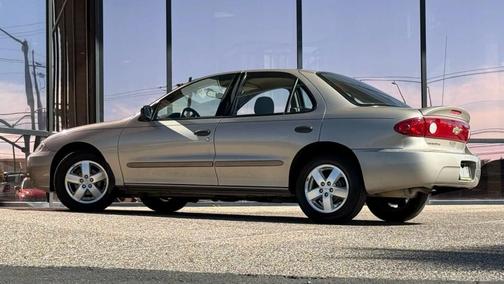 2004 Chevrolet Cavalier Base