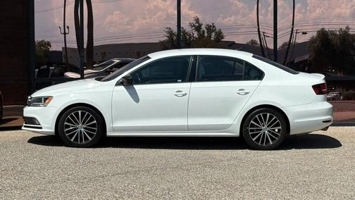 Pure White 2016 Volkswagen Jetta 1.8T Sport