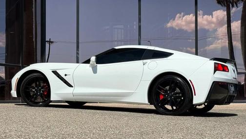 Arctic White 2018 Chevrolet Corvette Stingray