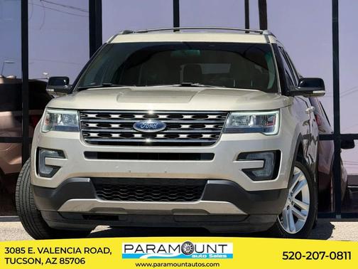White Gold Metallic 2017 Ford Explorer XLT