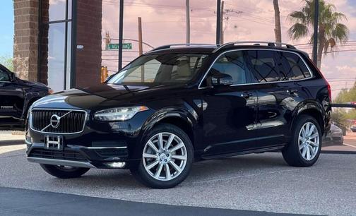 2016 Volvo XC90 T6 Momentum