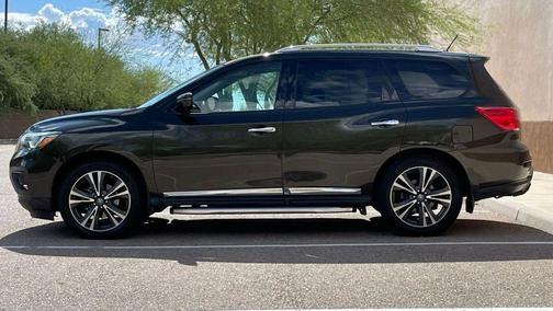 2017 Nissan Pathfinder Platinum