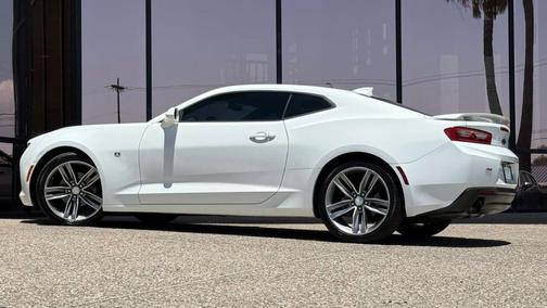 Summit White 2017 Chevrolet Camaro 1LT