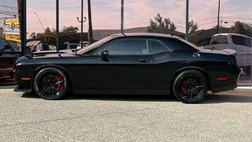 Pitch Black Clearcoat 2015 Dodge Challenger SRT Hellcat