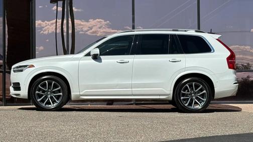2018 Volvo XC90 T6 Momentum