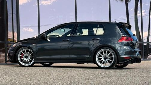 2016 Volkswagen Golf GTI 2.0T SE 4-Door