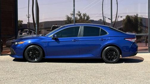 Blue Crush Metallic 2018 Toyota Camry Hybrid LE