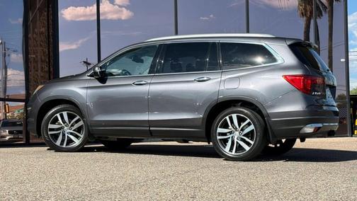 Modern Steel Metallic 2017 Honda Pilot Touring