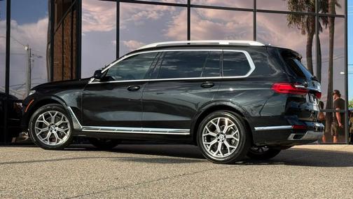 Black Sapphire Metallic 2020 BMW X7 xDrive40i