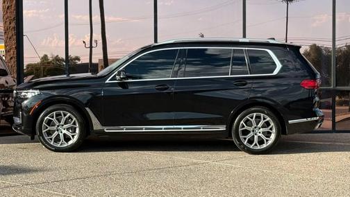 Black Sapphire Metallic 2020 BMW X7 xDrive40i