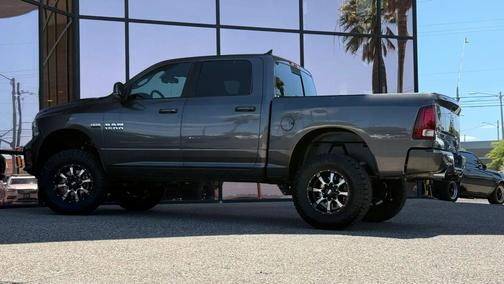Granite Crystal Metallic Clearcoat 2016 RAM 1500 Sport