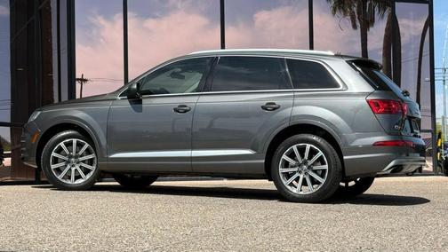 Graphite Gray Metallic 2018 Audi Q7 3.0T Premium Plus