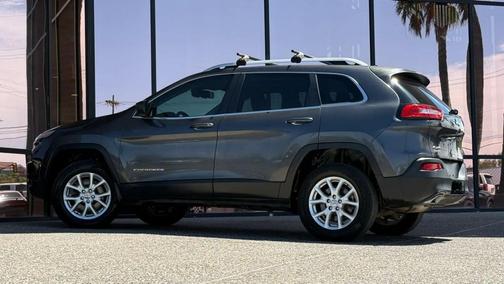 Granite Crystal Metallic Clearcoat 2016 Jeep Cherokee Latitude