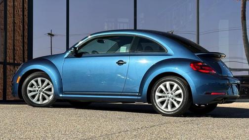 Silk Blue Metallic 2017 Volkswagen Beetle 1.8T