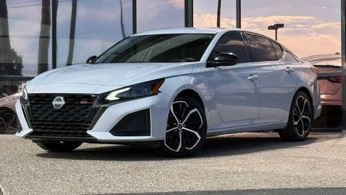 Gray Sky Pearl 2023 Nissan Altima SR FWD