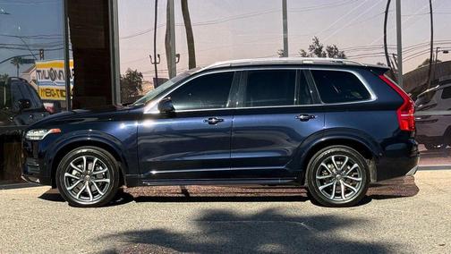 2016 Volvo XC90 T6 Momentum