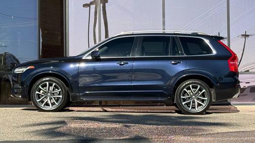 2016 Volvo XC90 T6 Momentum