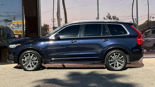 2016 Volvo XC90 T6 Momentum