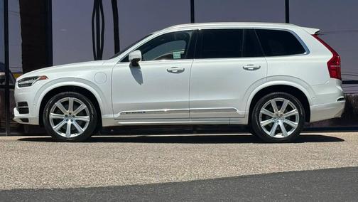 White 2017 Volvo XC90 Hybrid T8 Inscription