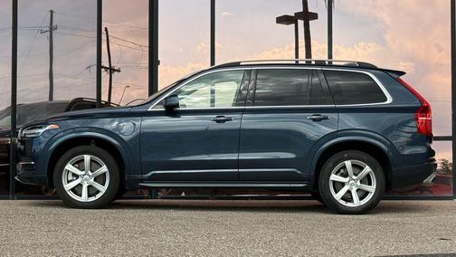 2019 Volvo XC90 Momentum