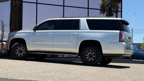 Quicksilver Metallic 2016 GMC Yukon XL SLT