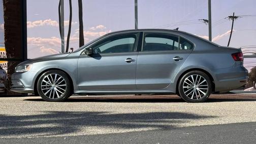 Platinum Gray Metallic 2016 Volkswagen Jetta 1.8T Sport