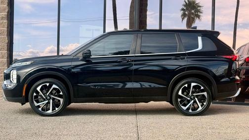 2022 Mitsubishi Outlander SE