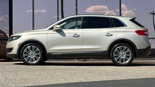 Palladium White Gold Metallic 2017 Lincoln MKX Reserve