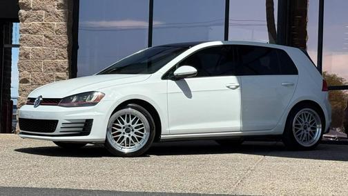 2016 Volkswagen Golf GTI 2.0T SE 4-Door