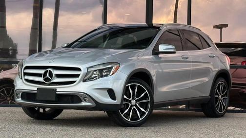 Polar Silver Metallic 2017 Mercedes-Benz GLA 250 Base