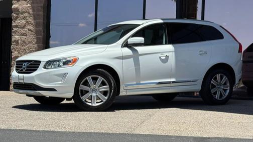 White 2017 Volvo XC60 T5 Inscription
