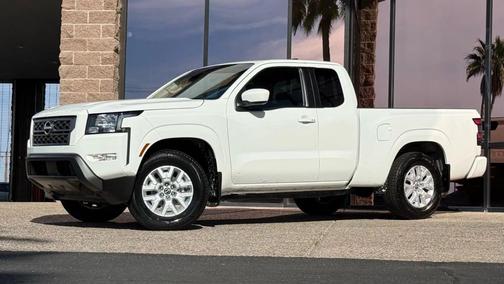 2022 Nissan Frontier SV