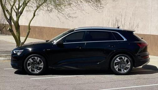 2022 Audi e-tron Premium
