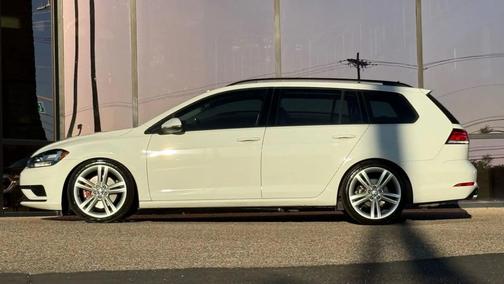 2018 Volkswagen Golf SportWagen TSI S