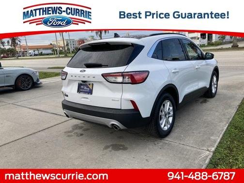 Photo 4 of 33 of 2020 Ford Escape SE