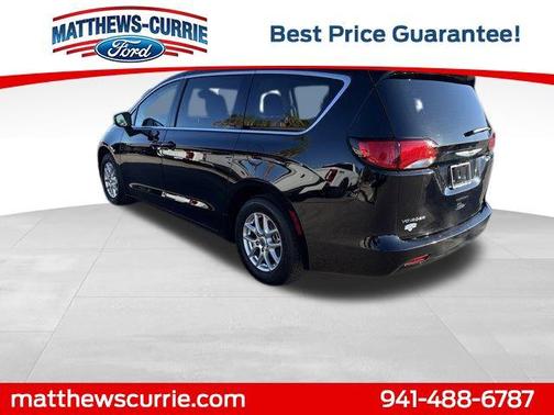 2024 Chrysler Voyager LX