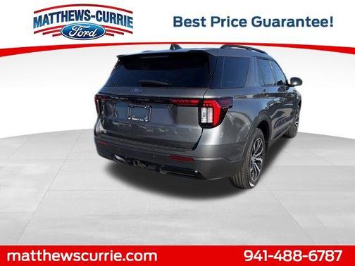 2025 Ford Explorer ST-Line