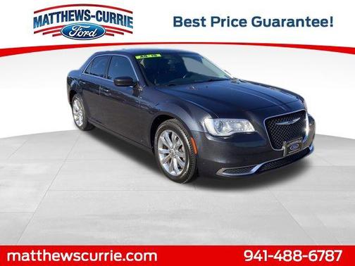 2017 Chrysler 300 Limited